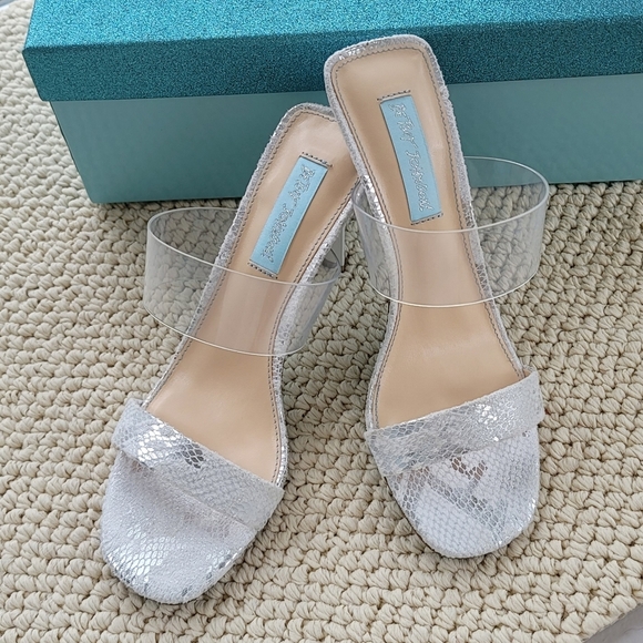 Snake Skin Slip On by Betsey Johnson box not included - Picture 13 of 14